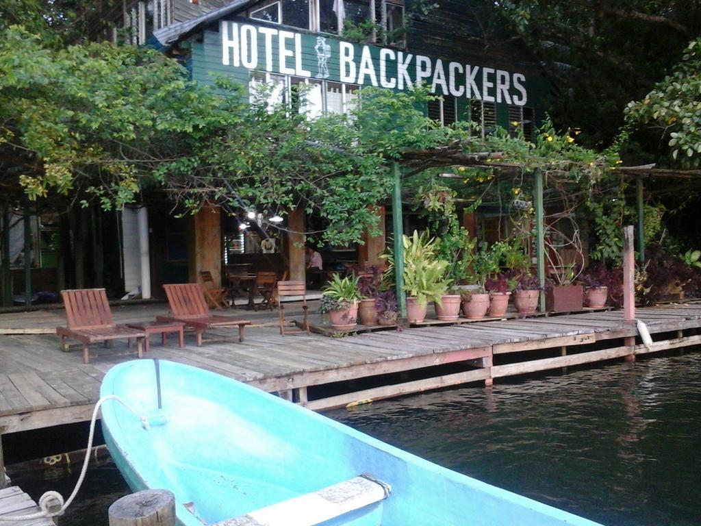Hotel Y Restaurante Backpackers Rio Dulce Town Kültér fotó