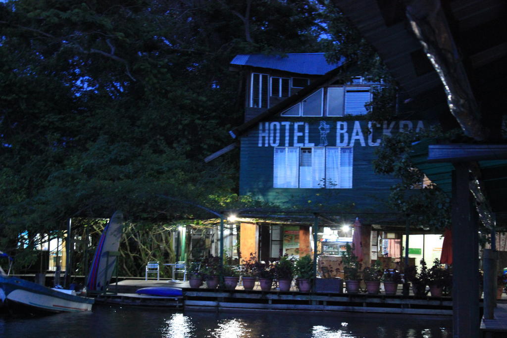 Hotel Y Restaurante Backpackers Rio Dulce Town Kültér fotó